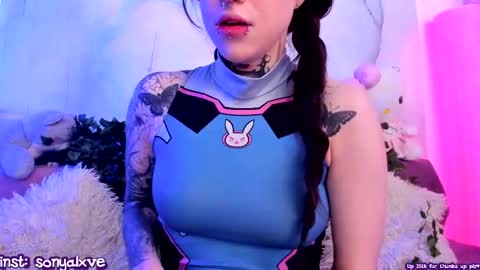 Snapshot of vergill_hella chatting on February 14, 2025, 6:34 am Sonya online show from February 14, 2025, 6:34 am