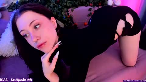 Snapshot of vergill_hella chatting on February 19, 2025, 6:33 am Sonya online show from February 19, 2025, 6:33 am