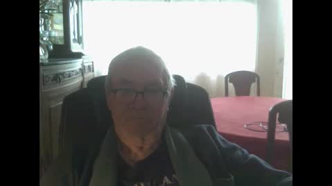 Snapshot of vergne50 chatting on April 4, 2026, 7:06 am vergne50 online show from April 4, 2026, 7:06 am