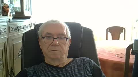 Snapshot of vergne50 chatting on April 8, 2026, 6:35 am vergne50 online show from April 8, 2026, 6:35 am