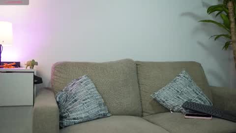 vero_cam online show from October 5, 2025, 12:42 am