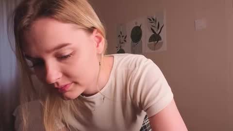 Snapshot of verocat chatting on September 22, 2025, 6:26 am Veronica online show from September 22, 2025, 6:26 am