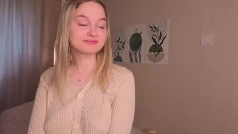 Snapshot of verocat chatting on September 24, 2025, 8:06 am Veronica online show from September 24, 2025, 8:06 am