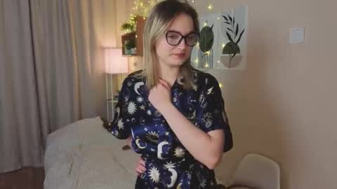 Snapshot of verocat chatting on October 30, 2025, 3:19 am Veronica online show from October 30, 2025, 3:19 am