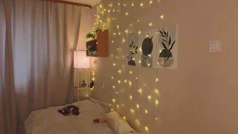 Snapshot of verocat chatting on November 11, 2025, 11:21 am Veronica online show from November 11, 2025, 11:21 am