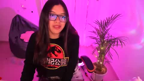 Verolake online show from February 22, 2025, 1:57 pm