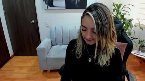 Catalina online show from February 27, 2025, 5:04 pm