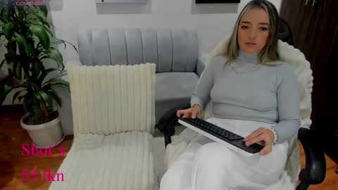 Catalina online show from September 14, 2025, 3:27 am