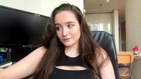 Snapshot of veroniadre chatting on July 10, 2026, 3:22 am Eva online show from July 10, 2026, 3:22 am