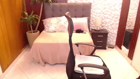 VERONICA online show from March 3, 2026, 1:50 pm