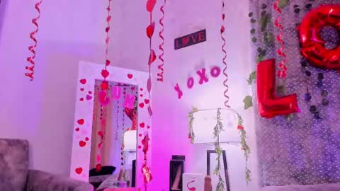 Snapshot of veronica_olson_ chatting on February 14, 2025, 5:30 am Veronica Olson online show from February 14, 2025, 5:30 am