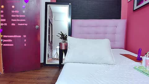 Snapshot of veronica_roose chatting on January 17, 2025, 3:22 pm Veronica online show from January 17, 2025, 3:22 pm