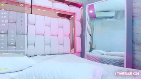 Snapshot of veronica_roose chatting on February 12, 2025, 3:27 pm Veronica online show from February 12, 2025, 3:27 pm