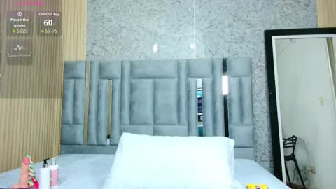 Snapshot of veronica_roose chatting on October 24, 2025, 12:56 pm Veronica online show from October 24, 2025, 12:56 pm