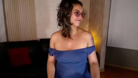 Snapshot of veronica_saenzz1 chatting on July 10, 2026, 8:55 pm Vero online show from July 10, 2026, 8:55 pm