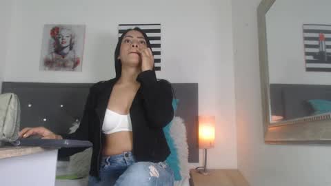 Veronica online show from May 4, 2026, 6:15 pm