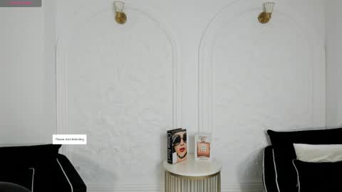 Snapshot of veronicablue1 chatting on June 4, 2026, 9:26 am Vero online show from June 4, 2026, 9:26 am