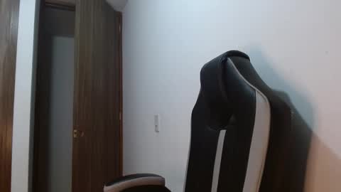 Veronica Clark online show from November 11, 2025, 2:44 am