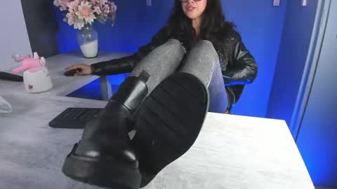 Snapshot of veronicafalcon chatting on May 6, 2026, 9:53 pm Veronica online show from May 6, 2026, 9:53 pm