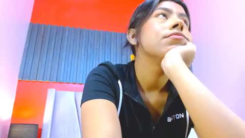 Veronica Robles online show from July 10, 2026, 6:10 pm