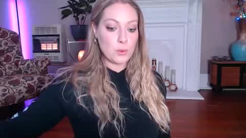 Snapshot of veronicawest chatting on January 9, 2025, 4:28 pm Veronica Weston online show from January 9, 2025, 4:28 pm