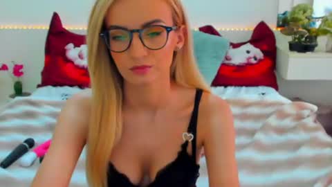 VerraSweet4u online show from June 22, 2026, 3:25 am
