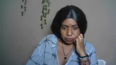 verronique1511 online show from April 8, 2026, 2:44 am