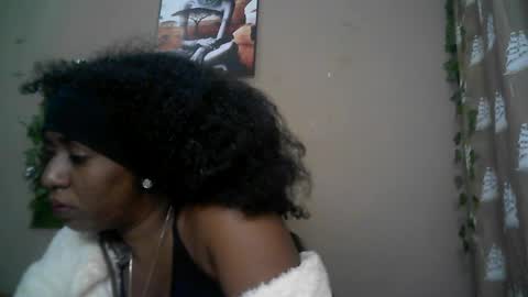 verronique1511 online show from June 14, 2026, 2:24 am