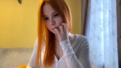 Lina online show from May 17, 2026, 10:22 am