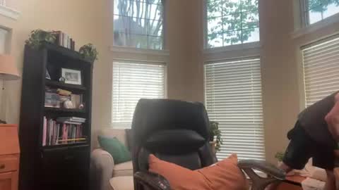 Snapshot of vervalas1 chatting on June 24, 2026, 5:45 pm Vervalas online show from June 24, 2026, 5:45 pm