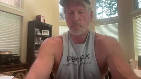 Snapshot of vervalas1 chatting on August 5, 2026, 6:33 pm Vervalas online show from August 5, 2026, 6:33 pm