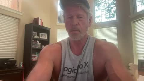 Snapshot of vervalas1 chatting on August 6, 2026, 9:06 pm Vervalas online show from August 6, 2026, 9:06 pm