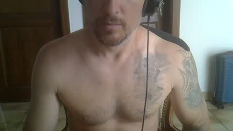 Snapshot of veryhotpervert chatting on June 19, 2026, 10:30 am veryhotpervert online show from June 19, 2026, 10:30 am