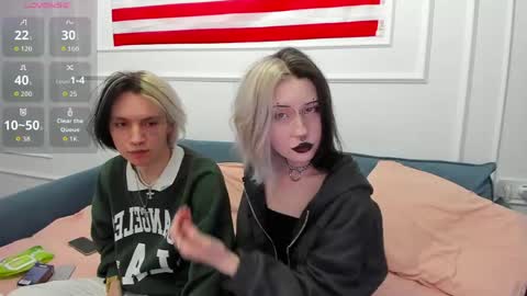Snapshot of veryraretwins chatting on April 24, 2026, 10:01 pm veryraretwins online show from April 24, 2026, 10:01 pm