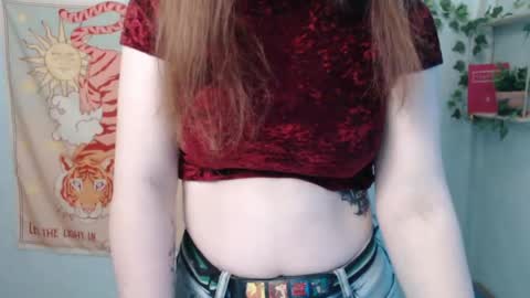 veryveryvery_shy online show from June 6, 2026, 5:45 am