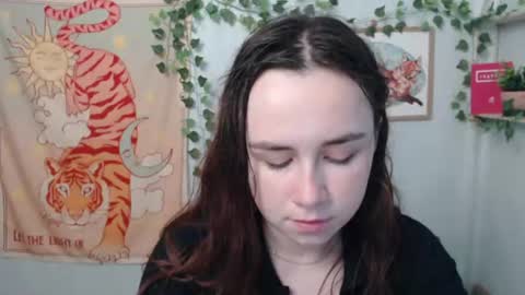 veryveryvery_shy online show from June 15, 2026, 5:42 am
