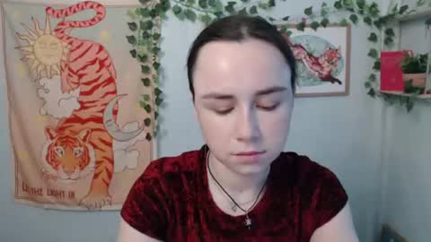 veryveryvery_shy online show from June 25, 2026, 5:34 am