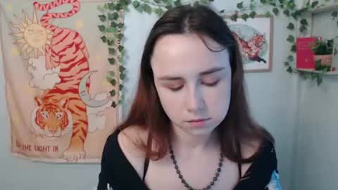 veryveryvery_shy online show from July 8, 2026, 5:45 am