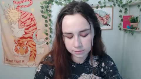 veryveryvery_shy online show from July 9, 2026, 6:06 am