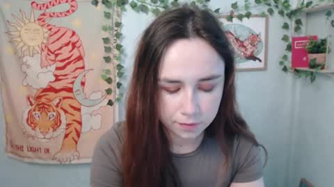 veryveryvery_shy online show from July 14, 2026, 5:23 am