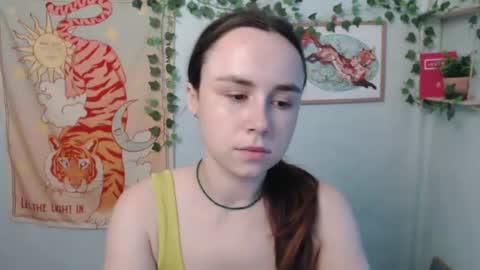veryveryvery_shy online show from July 16, 2026, 5:35 am