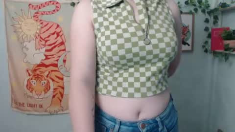 veryveryvery_shy online show from July 28, 2026, 5:58 am