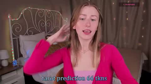 Snapshot of vespera_celeste chatting on September 14, 2025, 5:39 am Celeste online show from September 14, 2025, 5:39 am