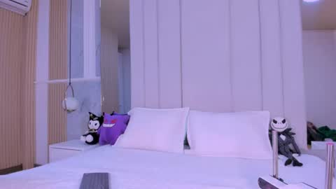 Vesper Velvet  online show from July 19, 2026, 1:04 pm