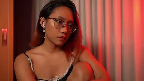 Vexa Nyx online show from May 15, 2026, 3:41 pm