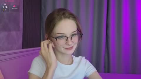 Snapshot of vialeta_baby chatting on September 26, 2025, 11:42 pm Vi online show from September 26, 2025, 11:42 pm