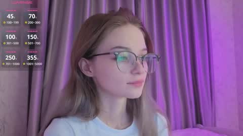Snapshot of vialeta_baby chatting on October 27, 2025, 10:47 pm Vi online show from October 27, 2025, 10:47 pm