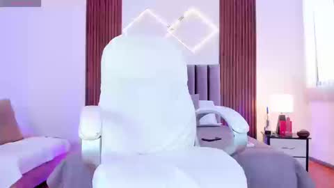 Ariana  online show from September 19, 2025, 9:59 pm