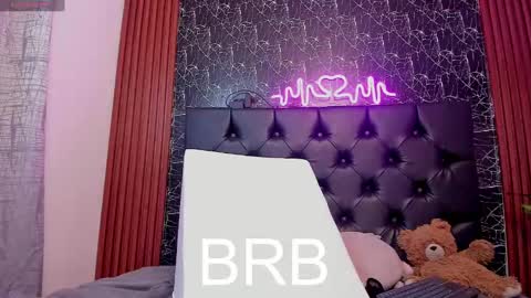 Snapshot of vichy_evans chatting on December 19, 2024, 11:25 pm Vichy Everyday From 1400 to 2130 Col Time online show from December 19, 2024, 11:25 pm