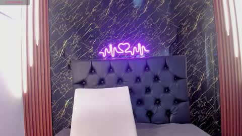 Snapshot of vichy_evans chatting on November 19, 2025, 7:58 pm Vichy Everyday From 1400 to 2130 Col Time online show from November 19, 2025, 7:58 pm